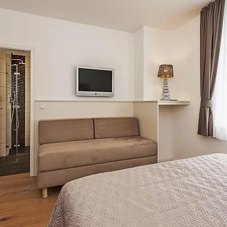 Fabiola In Strandnaehe * Binz