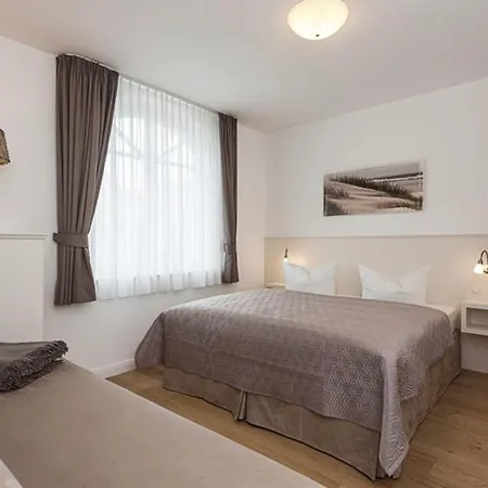 Fabiola In Strandnaehe *