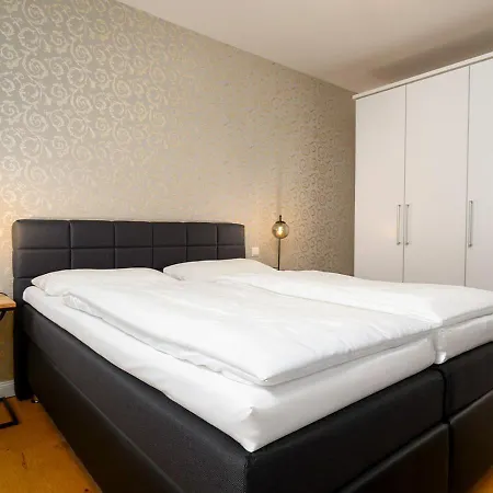 Fabiola In Strandnaehe *